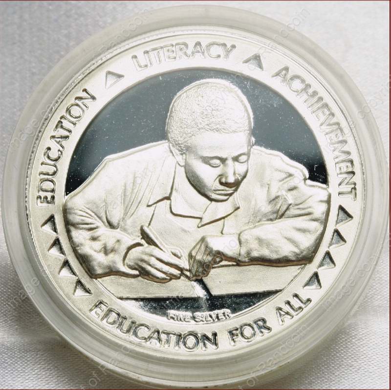 Mandela_FNB_Medallion_1oz_Silver_Education_coin_rev