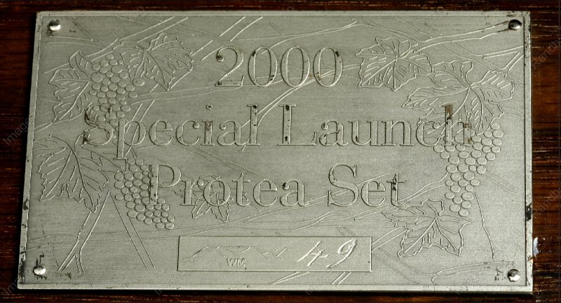 2000_Wine_Special_Protea_Launch_Set_Plate_cert