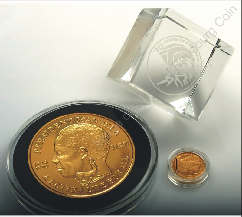 2004_Gold_Protea_10Yr_Democracy_Set_Crystal_Cube