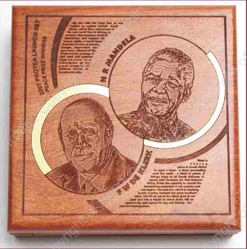 2007_Gold_Protea_Launch_set_Mandela_De_Klerk_box_closed.