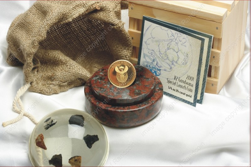 2001_Heritage_Gold_R2_Quarter_Ounce_Gondwana_Launch_container_open_ob