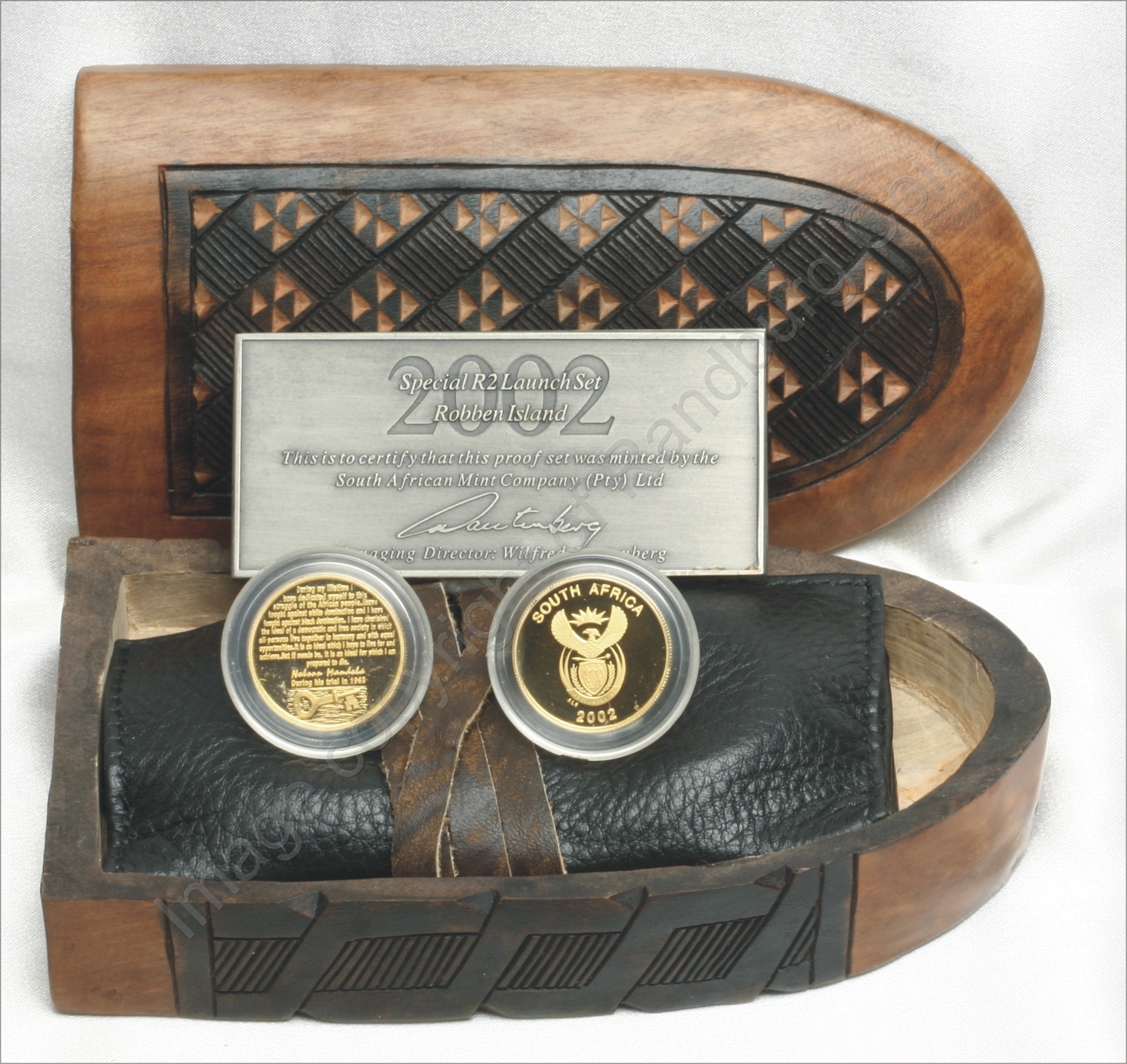 2002_Robben_Island_Launch_box_open_ob