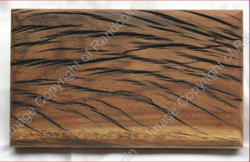 2005_Heritage_Gold_R2_Quarter_Ounce_Mapungubwe_Coin_Medal_closed_box