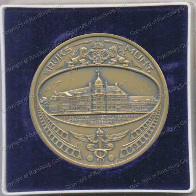1982_XI_Mint_Directors_Conference_medallion_Box_ob.jpg