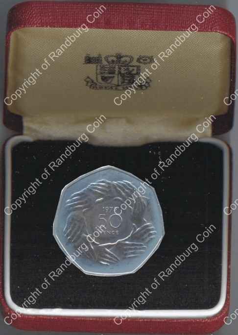 Great_Britain_1973_Unc_50p_Coin_Box_rev.jpg