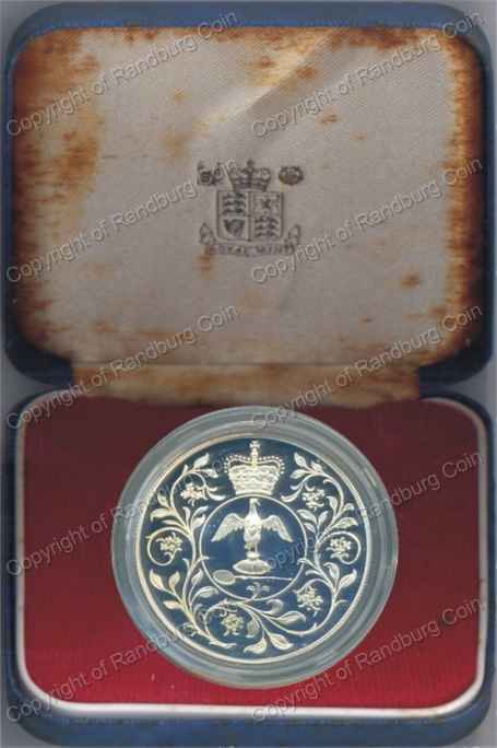 Great_Britain_1977_proof_silver_crown_Queens_silver_Jubilee_Box_revn.jpg