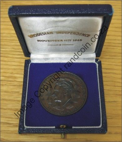 Rhodesia_Independance_Medallion_box_open_ob