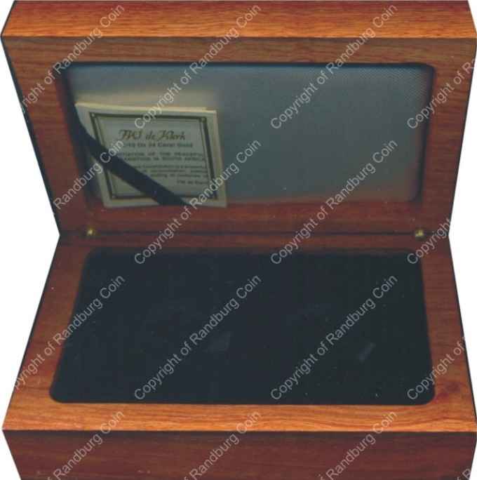 FW_de_Klerk_T_oz_gold_platinum_set_box_open.jpg
