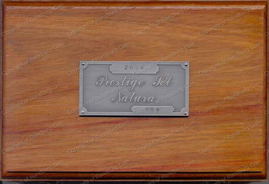 2016_Gold_Natura_Prestige_Set_Hyena_Box