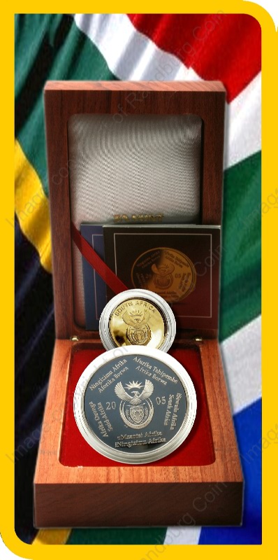 2005_FIFA_Gold_Proof_Quarter_oz_and_Silver_1oz_Collector_Handover_Set_open_box_ob