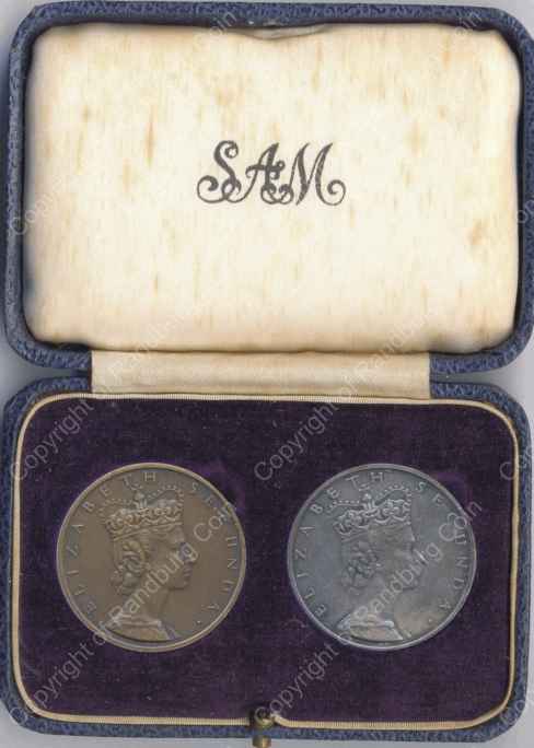1953_Coronation_Queen_Elizabeth_ii_Medallons_Set_Box_ob.jpg
