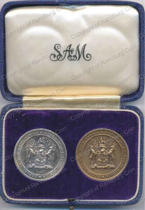 1961_Twin_Silver_and_Bronze_SA_Republic_Box_ob.jpg