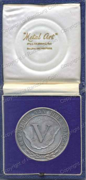 1966_Silver_RSA_5th_Anniversary_Medallion_Box_rev.jpg