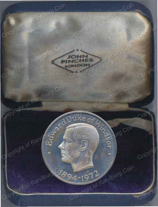 1972_Edward_Duke_of_Windsor_Silver_Medallion_Box_ob.jpg
