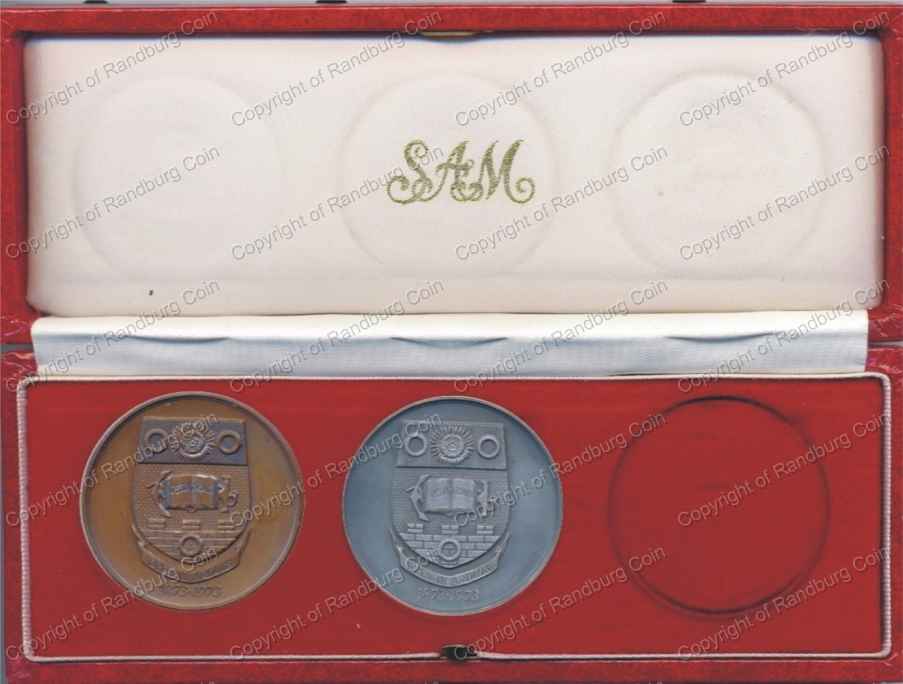1973_Silver_and_Bronze_Centenary_of_UNISA_Medallions_Box_ob.jpg