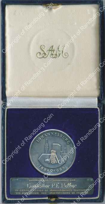 1986_Jhb_100th_Anniv_Silver_Medallion_and_plaque_box_ob.jpg