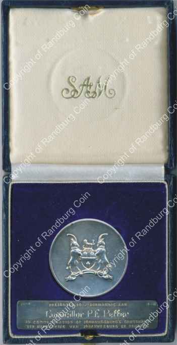 1986_Jhb_100th_Anniv_Silver_Medallion_and_plaque_box_rev.jpg