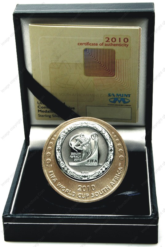 2010_Silver_FIFA_Unc_Commemorative_Medallion_open_box_ob