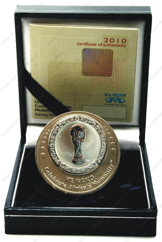 2010_Silver_FIFA_Unc_Commemorative_Medallion_open_box_rev